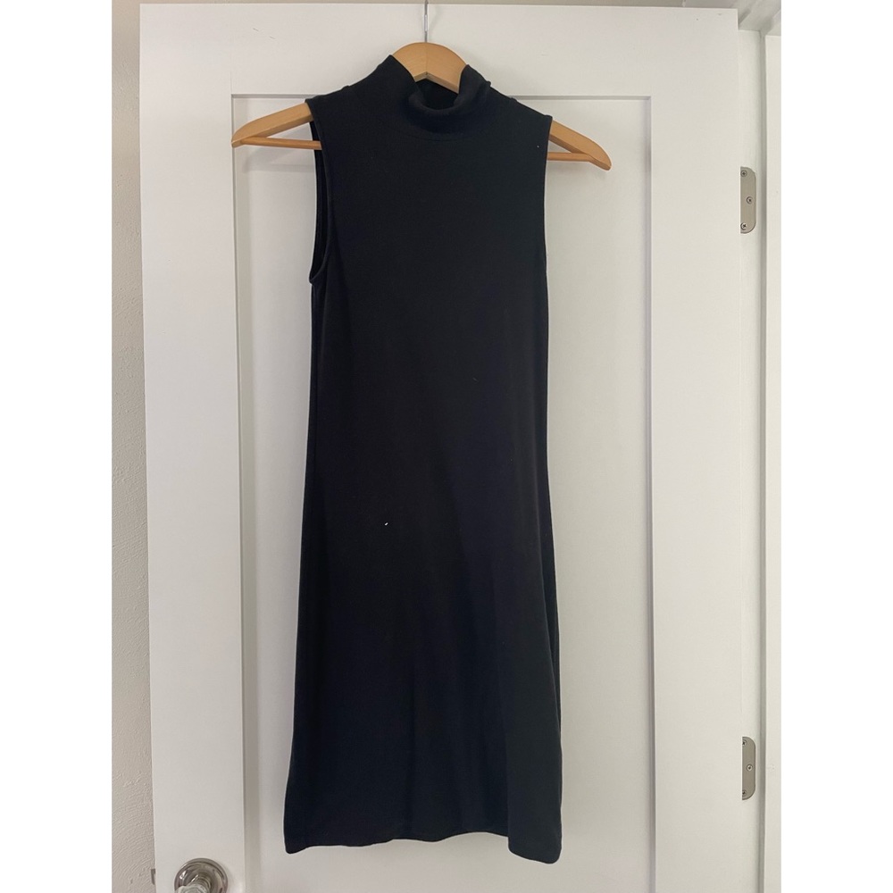 Aritzia - TNA Dress